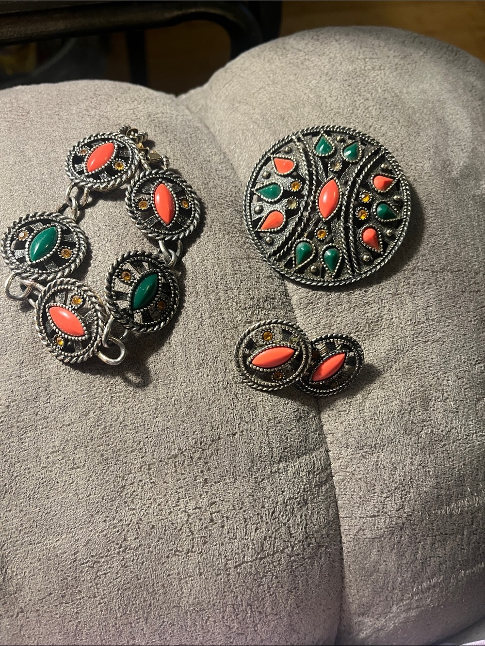 3 piece set bracelet brooch and screw back earrings 1907